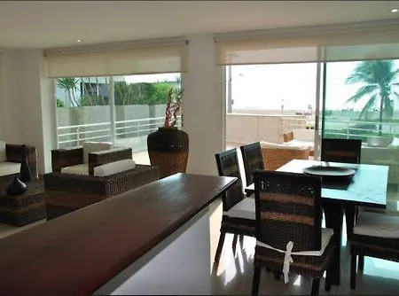 Beautiful Ocean Front Apartamento