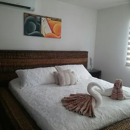 Beautiful Ocean Front Apartamento *